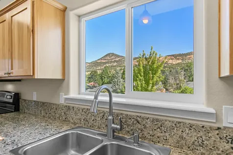 270 Dunthorpe Drive Medford OR 97504