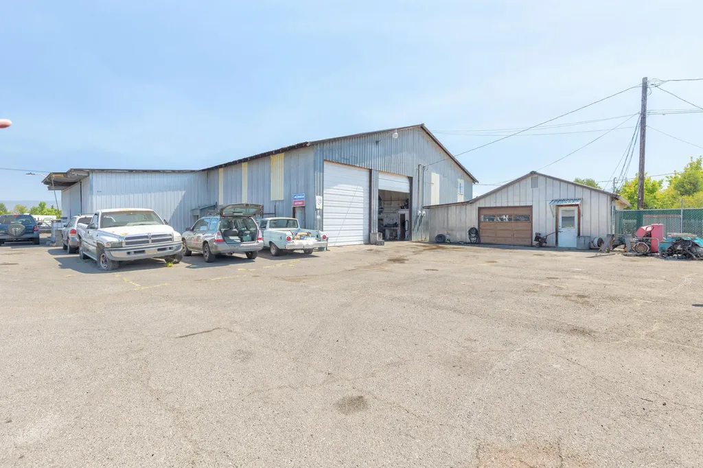 339 Oak Grove Road Medford OR 97501