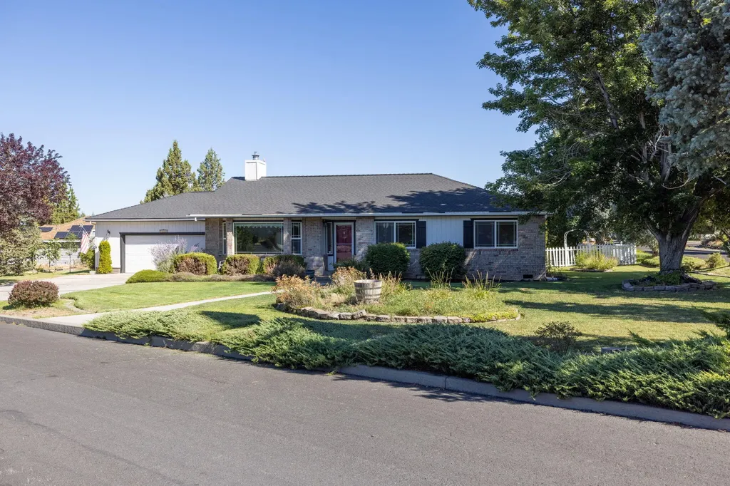2114 NW Canyon Drive Redmond OR 97756