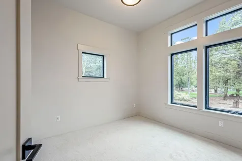 2447 Osprey Drive Redmond OR 97756