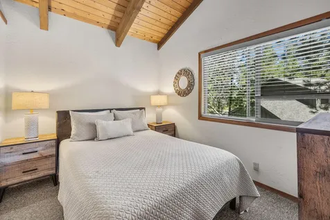 57550 Lark Lane Sunriver OR 97707