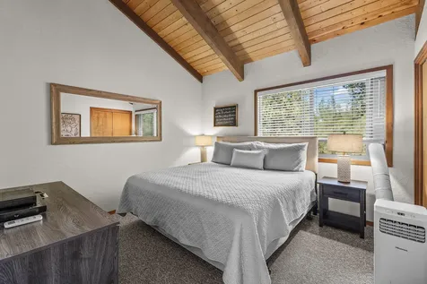 57550 Lark Lane Sunriver OR 97707