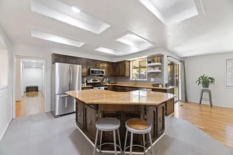 1536 Cambridge Circle Medford OR 97504