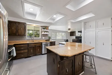 1536 Cambridge Circle Medford OR 97504