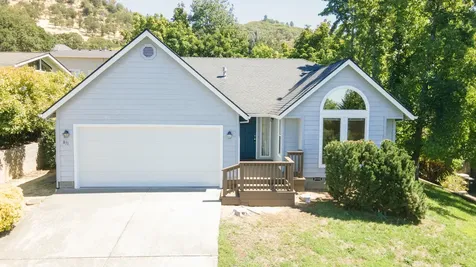 831 NE Piedmont Avenue Grants Pass OR 97526