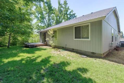 831 NE Piedmont Avenue Grants Pass OR 97526