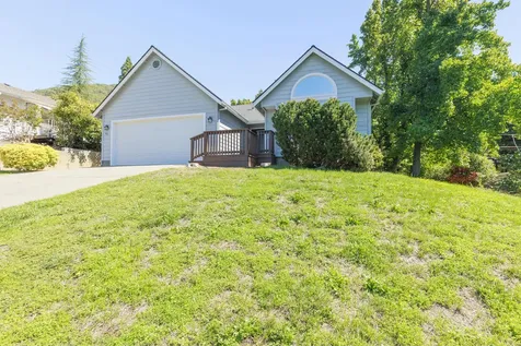 831 NE Piedmont Avenue Grants Pass OR 97526