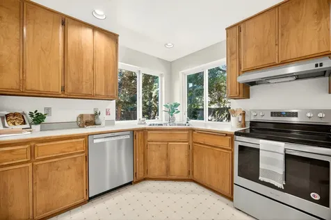 1365 Romeo Drive Ashland OR 97520