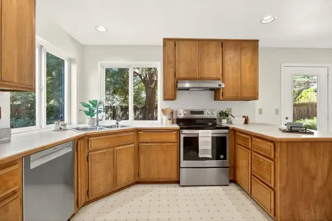 1365 Romeo Drive Ashland OR 97520