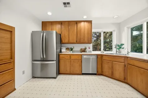 1365 Romeo Drive Ashland OR 97520