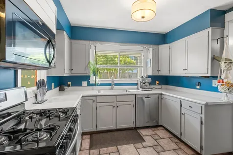 708 S Peach Street Medford OR 97501