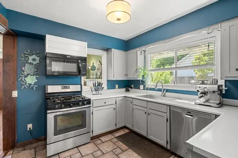 708 S Peach Street Medford OR 97501