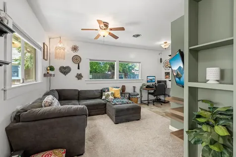708 S Peach Street Medford OR 97501