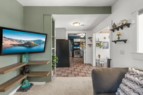 708 S Peach Street Medford OR 97501