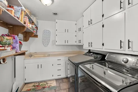 708 S Peach Street Medford OR 97501