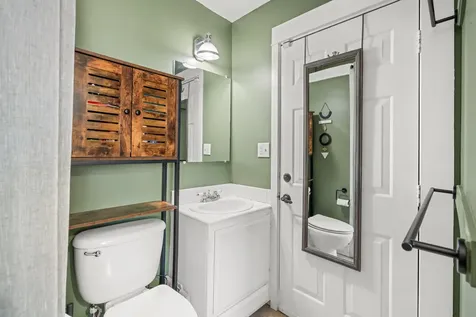 708 S Peach Street Medford OR 97501