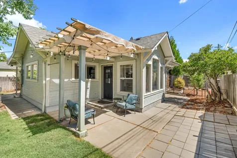708 S Peach Street Medford OR 97501