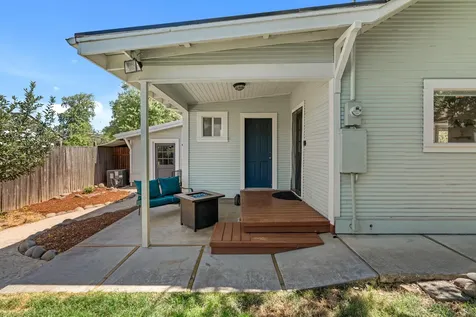 708 S Peach Street Medford OR 97501