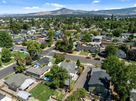 708 S Peach Street Medford OR 97501