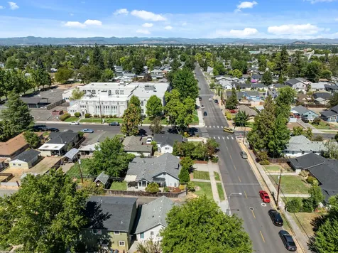 708 S Peach Street Medford OR 97501