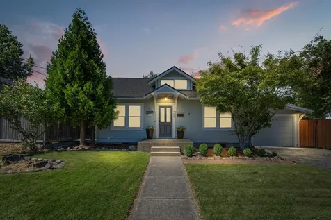 708 S Peach Street Medford OR 97501