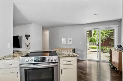 742 SE Sun Lane Bend OR 97702