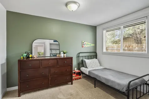 742 SE Sun Lane Bend OR 97702