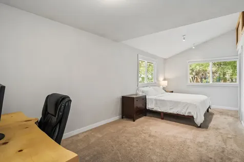 742 SE Sun Lane Bend OR 97702