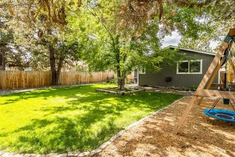 742 SE Sun Lane Bend OR 97702