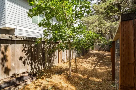 742 SE Sun Lane Bend OR 97702