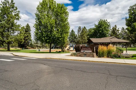 742 SE Sun Lane Bend OR 97702