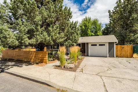 742 SE Sun Lane Bend OR 97702