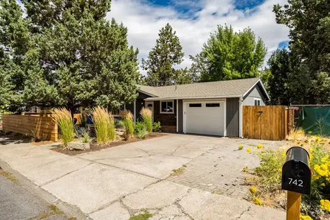 742 SE Sun Lane Bend OR 97702