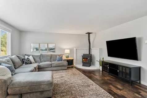 742 SE Sun Lane Bend OR 97702