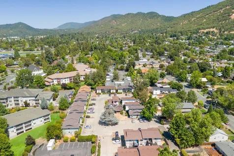 431 NE Silverwood Place Grants Pass OR 97526