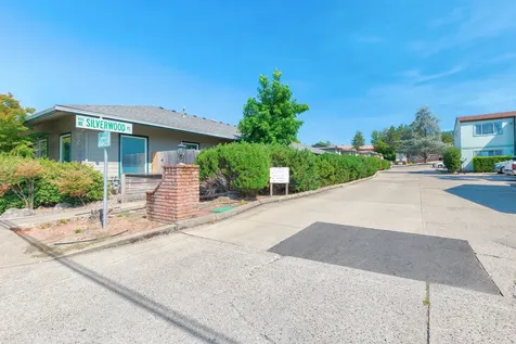 431 NE Silverwood Place Grants Pass OR 97526