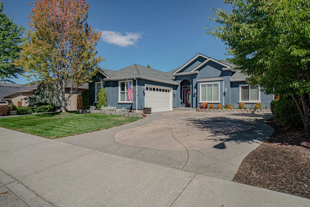 203 Bellerive Drive Eagle Point OR 97524