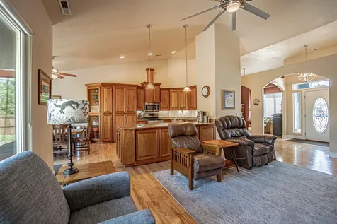 203 Bellerive Drive Eagle Point OR 97524
