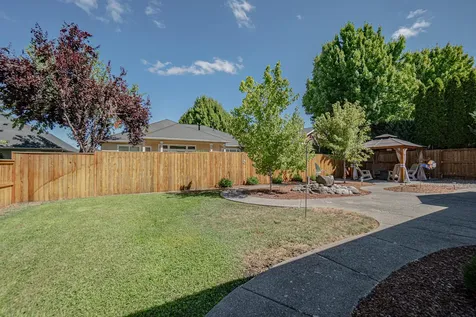 203 Bellerive Drive Eagle Point OR 97524