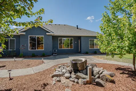 203 Bellerive Drive Eagle Point OR 97524