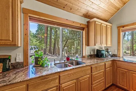 785 Crow Road Merlin OR 97532