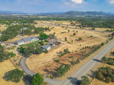 60 Wedgewood Drive Eagle Point OR 97524