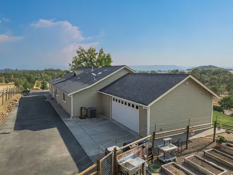 60 Wedgewood Drive Eagle Point OR 97524