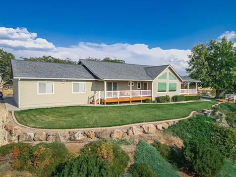 60 Wedgewood Drive Eagle Point OR 97524