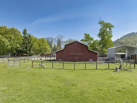 206 Blue Water Lane Grants Pass OR 97527