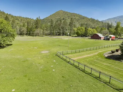 206 Blue Water Lane Grants Pass OR 97527