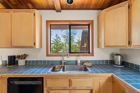 694 Timberlake Drive Ashland OR 97520