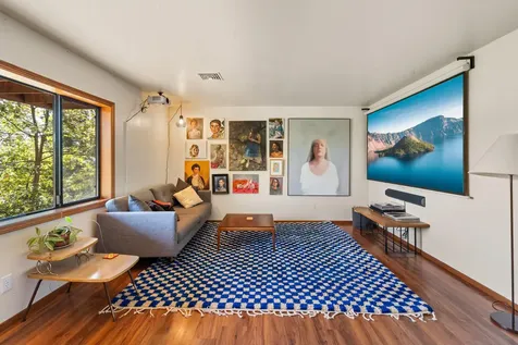 694 Timberlake Drive Ashland OR 97520