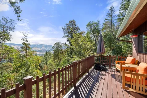 694 Timberlake Drive Ashland OR 97520