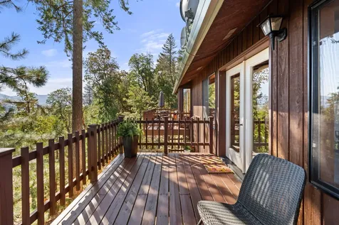 694 Timberlake Drive Ashland OR 97520